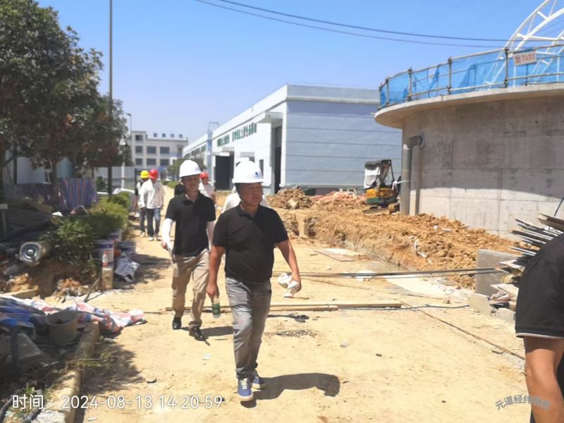 四川博水環(huán)保領導團隊高溫下考察眉山工業(yè)園區(qū)污水處理廠項目 四川博水環(huán)保領導團隊高溫下考察眉山工業(yè)園區(qū)污水處理廠項目